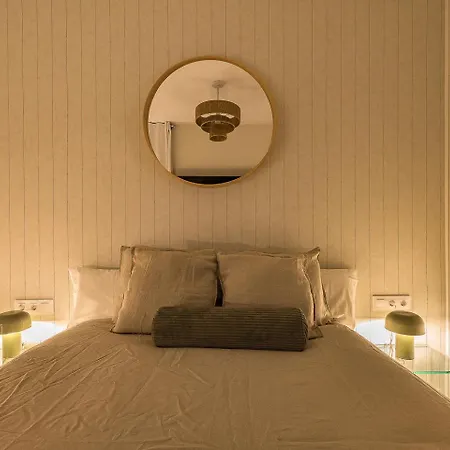 Exceptional Design In Eixample Apartment *